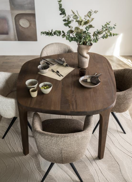 Eettafel 140 x 120 hout